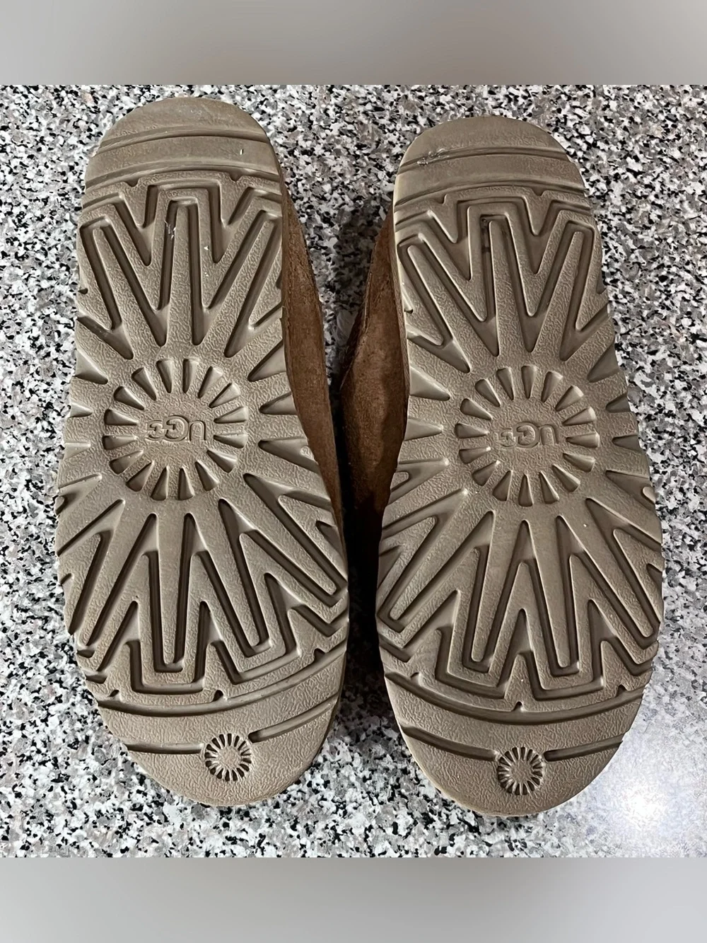 UGG Newman Suede Slippers Mens 9